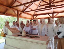 Peringati Hari Pahlawan, PD PIRA Sultra Ziarah ke Makam Mantan Ketua DPD Gerindra