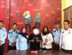 Lempar dari Balik Tembok, Petugas Lapas Perempuan Kendari Gagalkan Penyelundupan Handphone