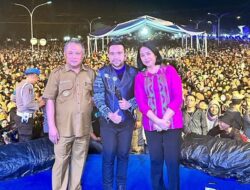 Euforia Warga Nonton Konser Fildan, Lautan Manusia Padati Pelataran Kantor Bupati Konawe